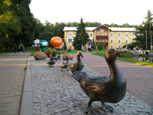 Figurki kaczek w Parku Zdrojowym (fot. własne)