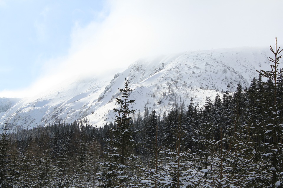 Karkonosze – zimowy raj dla miłośników gór