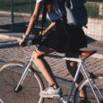 wycieczka rowerowa dziewczyna na rowerze